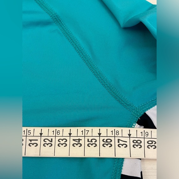 Volcom Rash Guard Shirt S - Picture 5 of 6